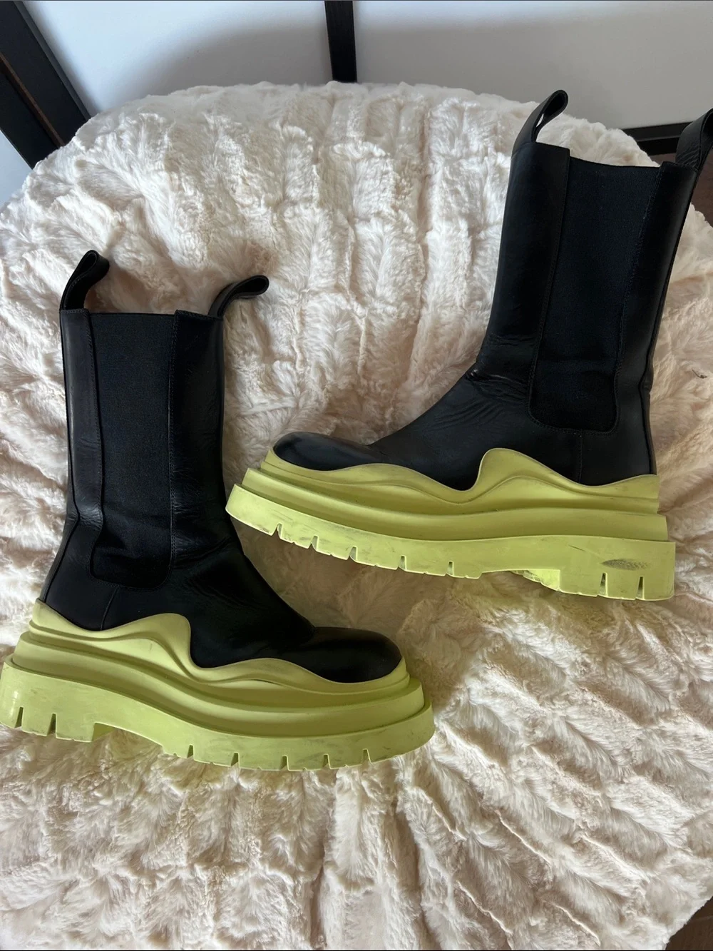 Bottega Veneta Women’s  Black Tire Leather Green  Platform Sole 35 excellent